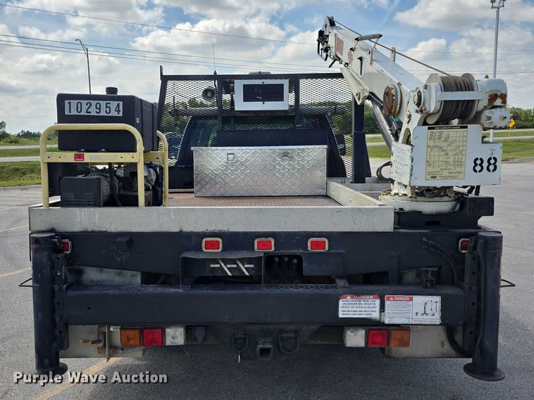 image for item DP8840 2005 Chevrolet 3500 Ext. Cab utility / service truck