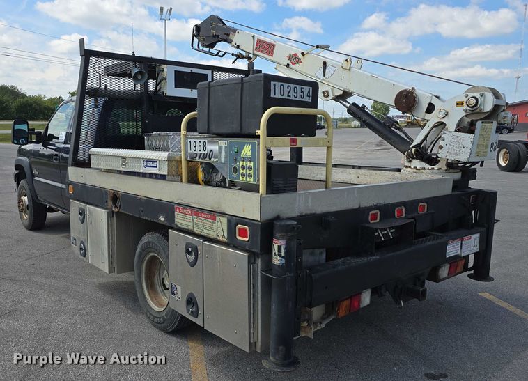 image for item DP8840 2005 Chevrolet 3500 Ext. Cab utility / service truck