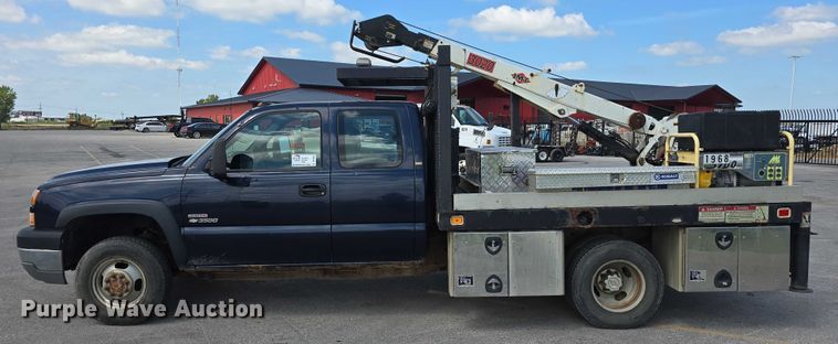 image for item DP8840 2005 Chevrolet 3500 Ext. Cab utility / service truck