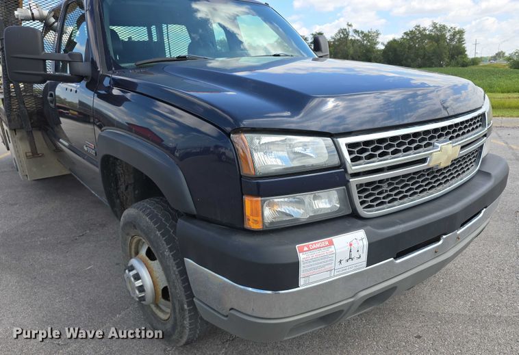 image for item DP8840 2005 Chevrolet 3500 Ext. Cab utility / service truck