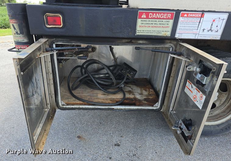 image for item DP8840 2005 Chevrolet 3500 Ext. Cab utility / service truck