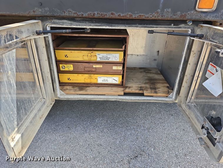 image for item DP8840 2005 Chevrolet 3500 Ext. Cab utility / service truck