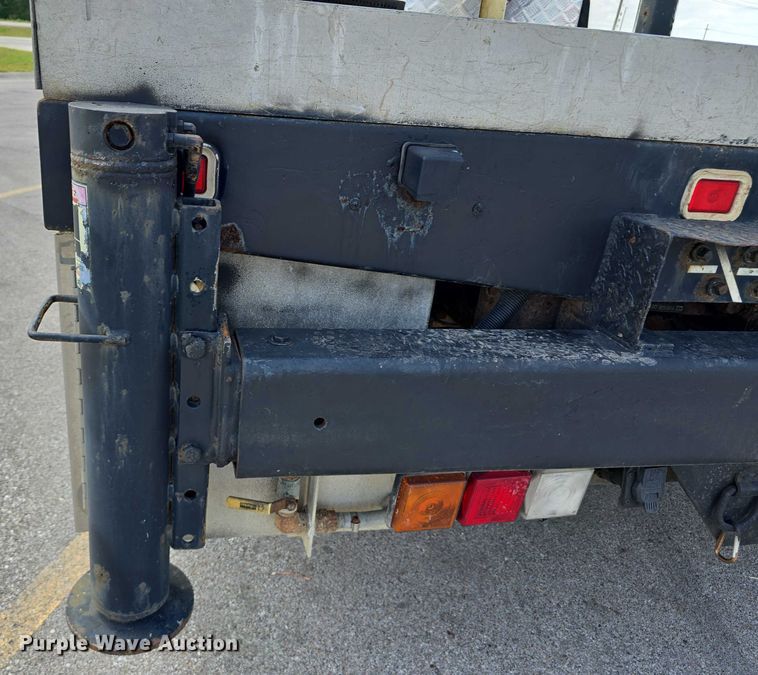 image for item DP8840 2005 Chevrolet 3500 Ext. Cab utility / service truck