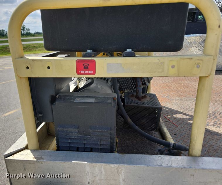 image for item DP8840 2005 Chevrolet 3500 Ext. Cab utility / service truck