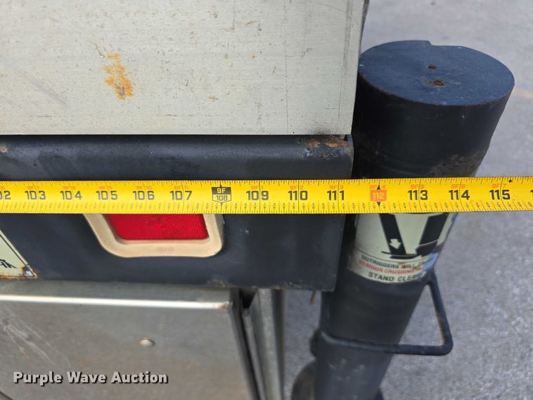 image for item DP8840 2005 Chevrolet 3500 Ext. Cab utility / service truck