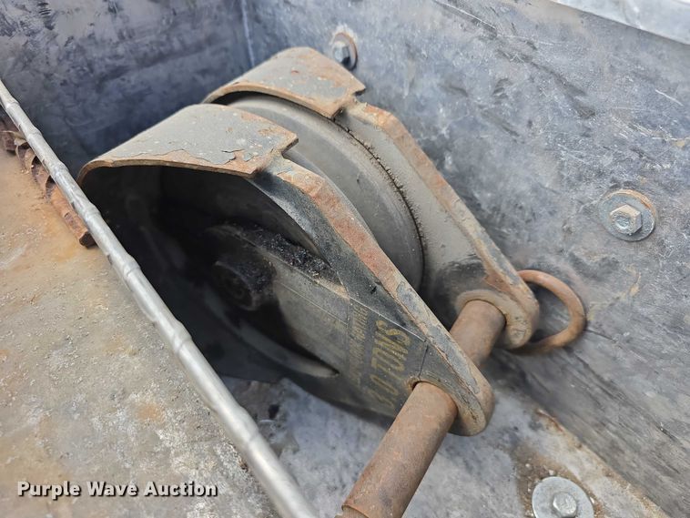 image for item DP8840 2005 Chevrolet 3500 Ext. Cab utility / service truck