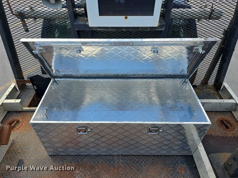 image for item DP8840 2005 Chevrolet 3500 Ext. Cab utility / service truck