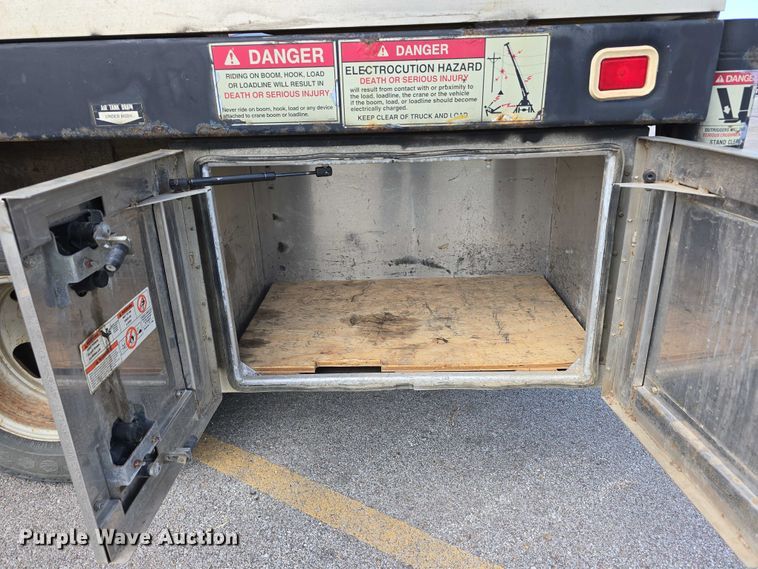 image for item DP8840 2005 Chevrolet 3500 Ext. Cab utility / service truck