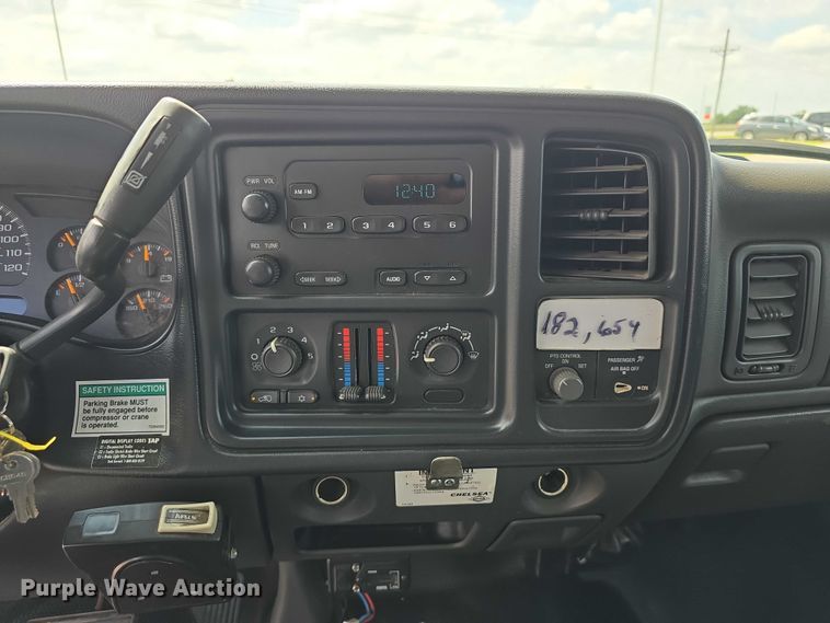 image for item DP8840 2005 Chevrolet 3500 Ext. Cab utility / service truck