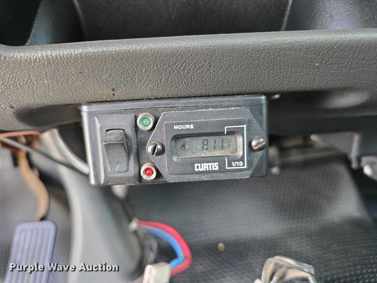 image for item DP8840 2005 Chevrolet 3500 Ext. Cab utility / service truck