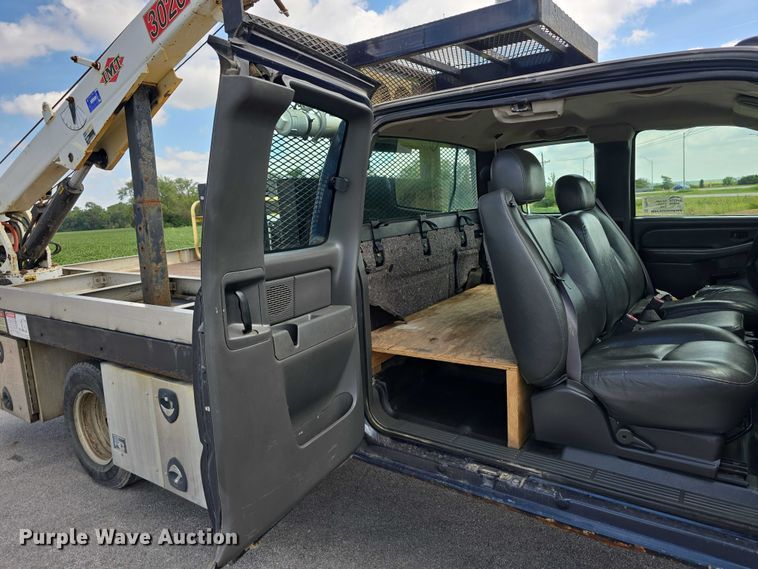 image for item DP8840 2005 Chevrolet 3500 Ext. Cab utility / service truck