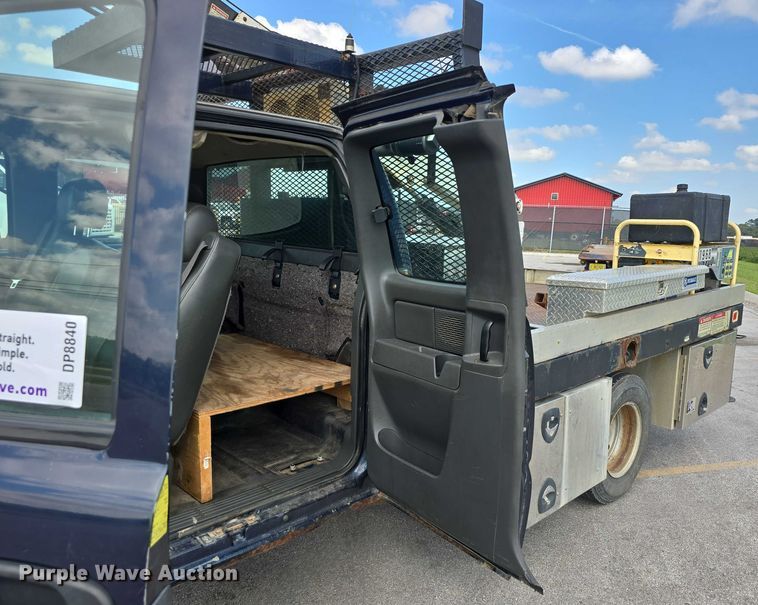 image for item DP8840 2005 Chevrolet 3500 Ext. Cab utility / service truck