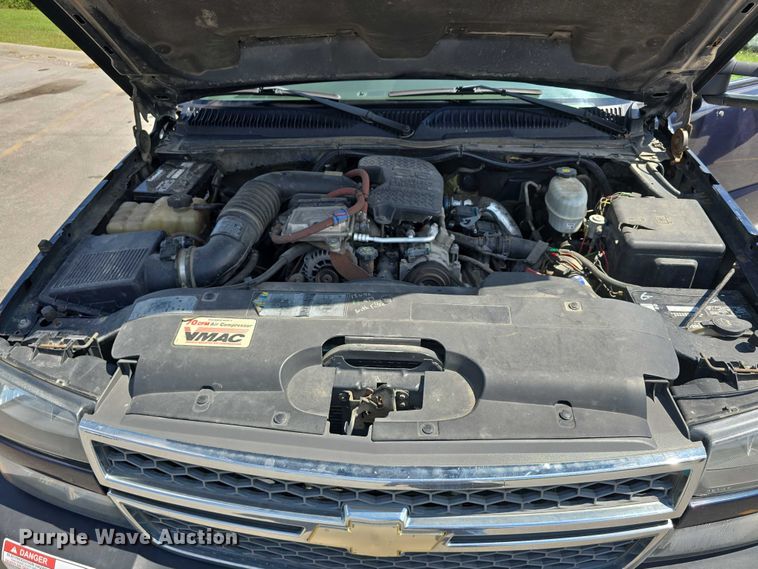 image for item DP8840 2005 Chevrolet 3500 Ext. Cab utility / service truck