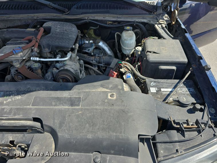 image for item DP8840 2005 Chevrolet 3500 Ext. Cab utility / service truck