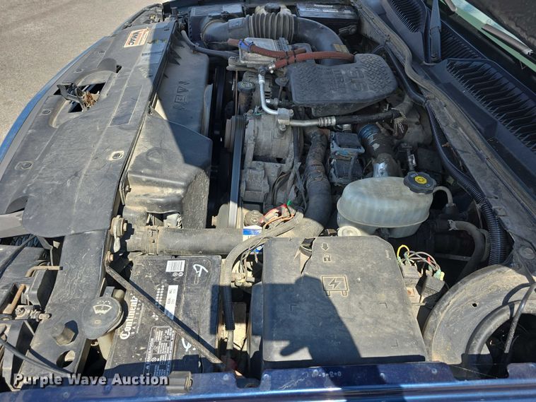 image for item DP8840 2005 Chevrolet 3500 Ext. Cab utility / service truck