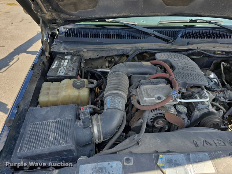 image for item DP8840 2005 Chevrolet 3500 Ext. Cab utility / service truck