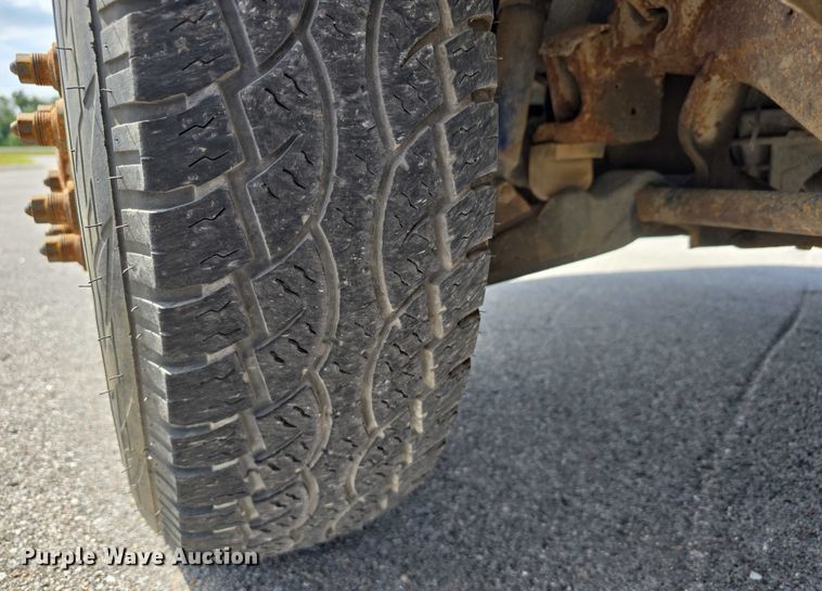 image for item DP8840 2005 Chevrolet 3500 Ext. Cab utility / service truck