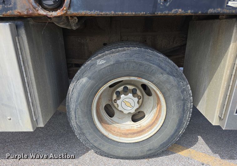 image for item DP8840 2005 Chevrolet 3500 Ext. Cab utility / service truck