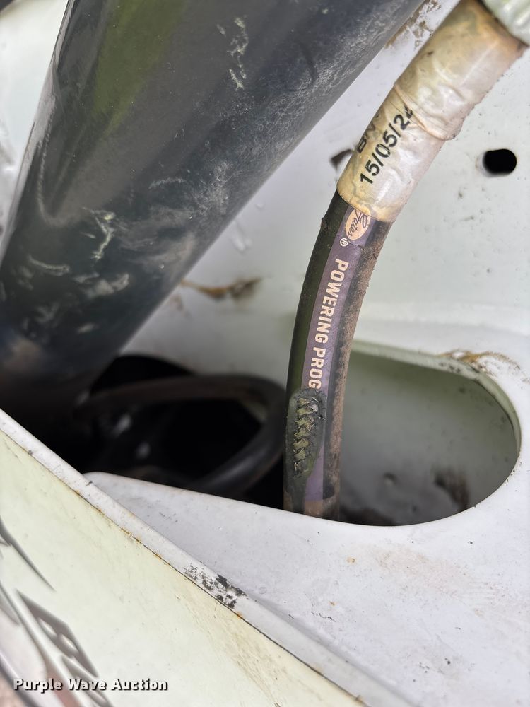 image for item DR2832 2019 Bobcat S570 skid steer loader