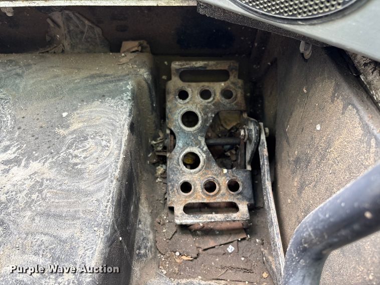 image for item DR2832 2019 Bobcat S570 skid steer loader