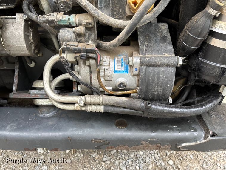 image for item DR2832 2019 Bobcat S570 skid steer loader