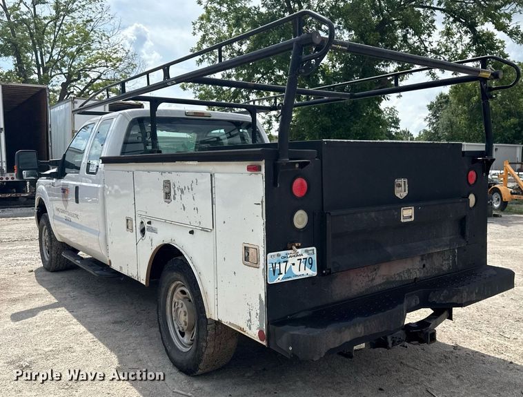 image for item DS3778 2013 Ford F250 Super Duty SuperCab utility bed pickup truck