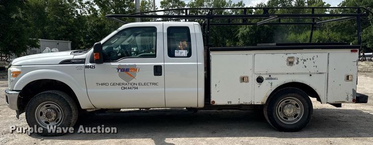 image for item DS3778 2013 Ford F250 Super Duty SuperCab utility bed pickup truck