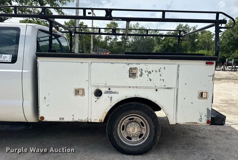 image for item DS3778 2013 Ford F250 Super Duty SuperCab utility bed pickup truck