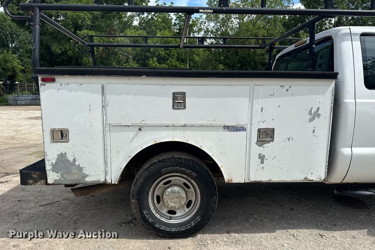 image for item DS3778 2013 Ford F250 Super Duty SuperCab utility bed pickup truck