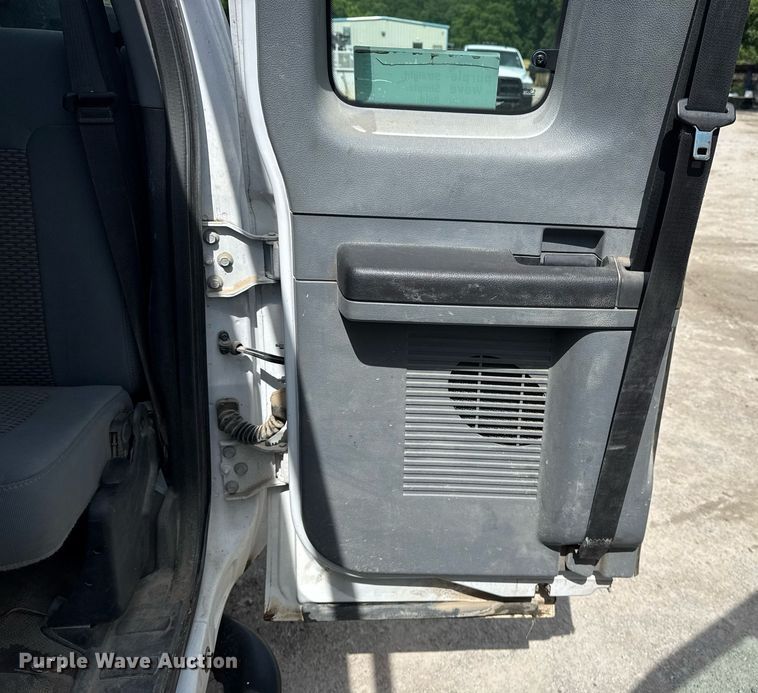 image for item DS3778 2013 Ford F250 Super Duty SuperCab utility bed pickup truck