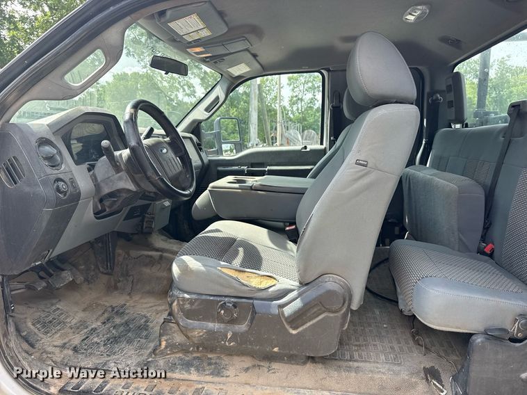 image for item DS3778 2013 Ford F250 Super Duty SuperCab utility bed pickup truck