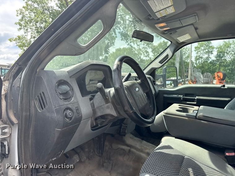 image for item DS3778 2013 Ford F250 Super Duty SuperCab utility bed pickup truck