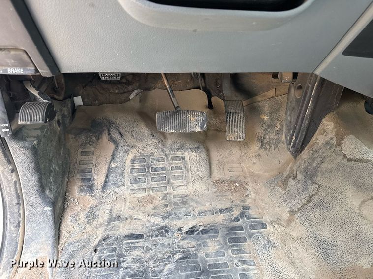 image for item DS3778 2013 Ford F250 Super Duty SuperCab utility bed pickup truck