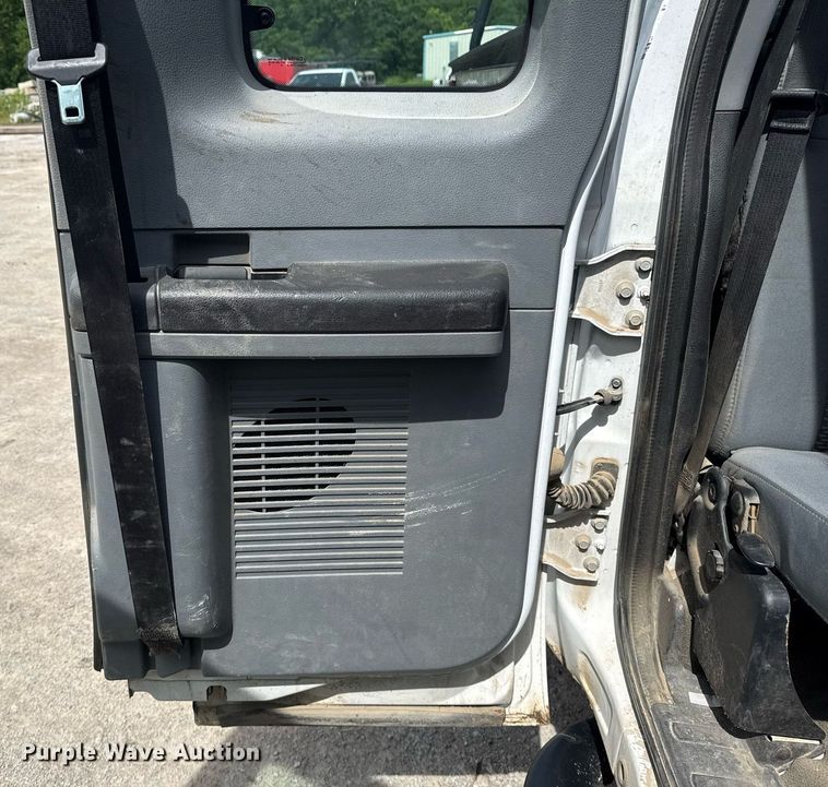 image for item DS3778 2013 Ford F250 Super Duty SuperCab utility bed pickup truck