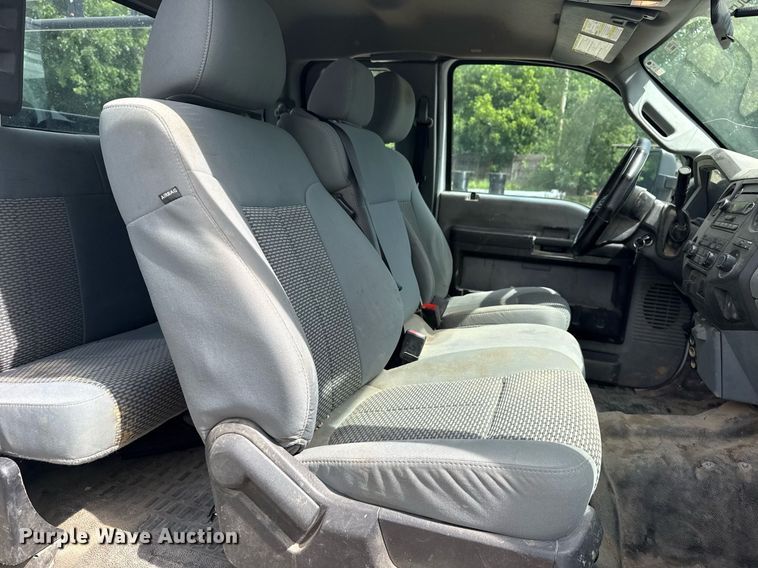 image for item DS3778 2013 Ford F250 Super Duty SuperCab utility bed pickup truck