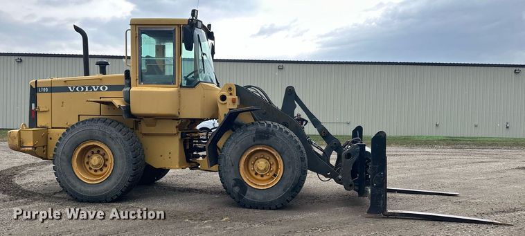image for item DT6377 2001 Volvo L70D wheel loader