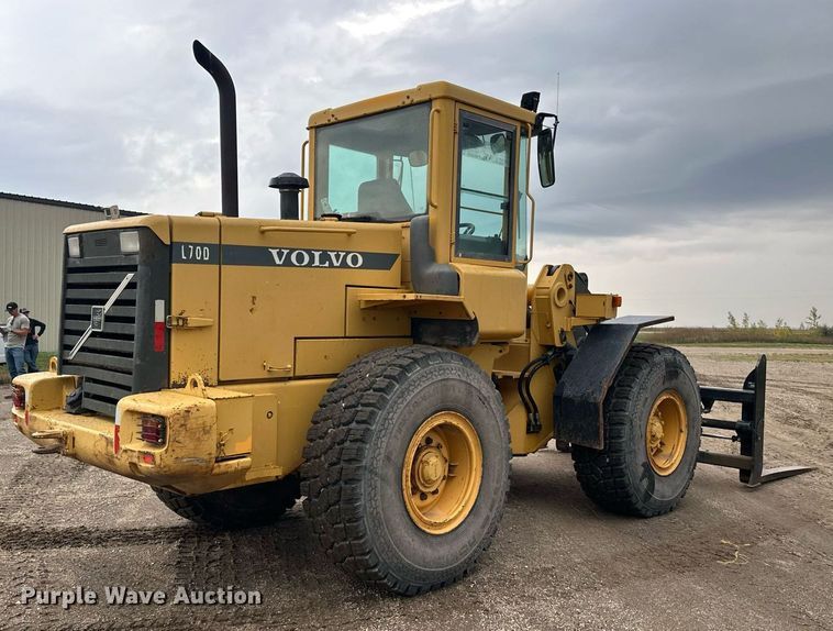 image for item DT6377 2001 Volvo L70D wheel loader