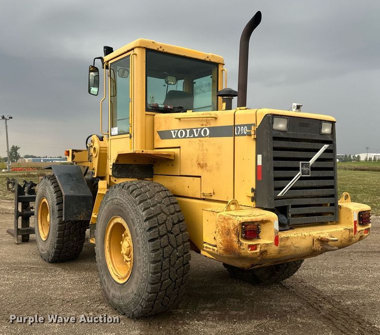 image for item DT6377 2001 Volvo L70D wheel loader