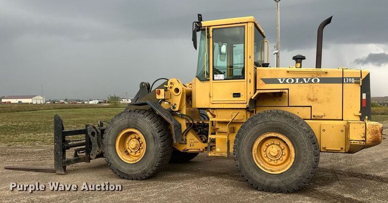 image for item DT6377 2001 Volvo L70D wheel loader