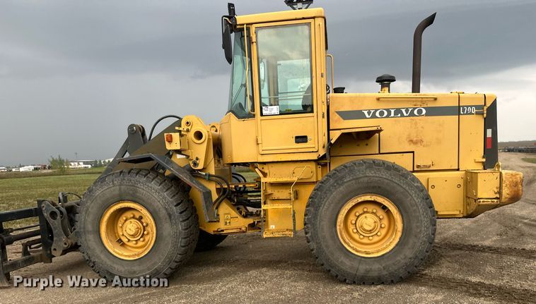 image for item DT6377 2001 Volvo L70D wheel loader