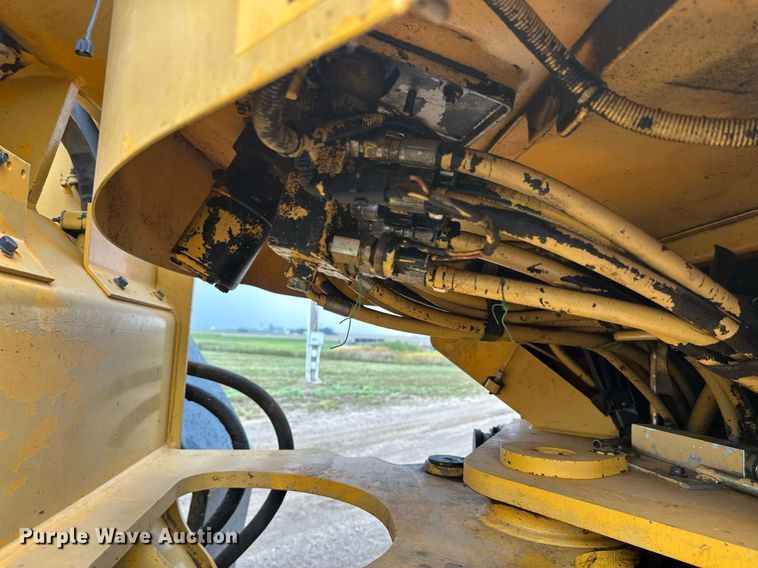 image for item DT6377 2001 Volvo L70D wheel loader