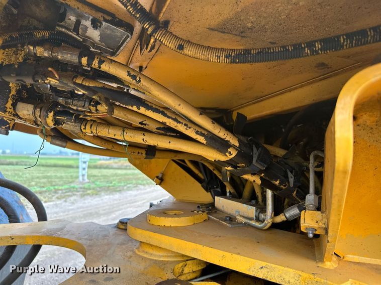 image for item DT6377 2001 Volvo L70D wheel loader