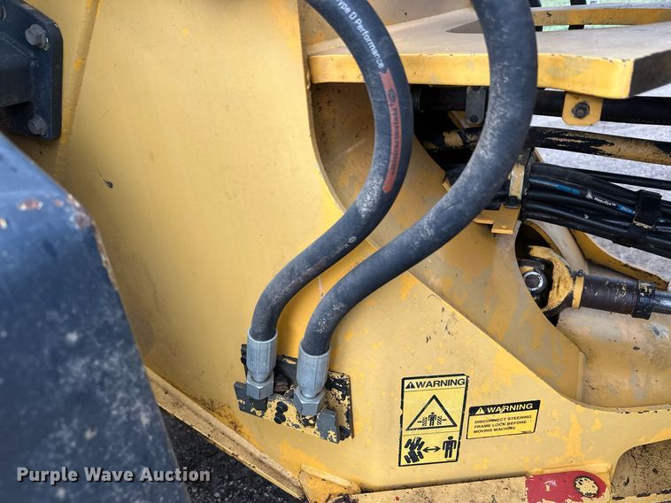 image for item DT6377 2001 Volvo L70D wheel loader