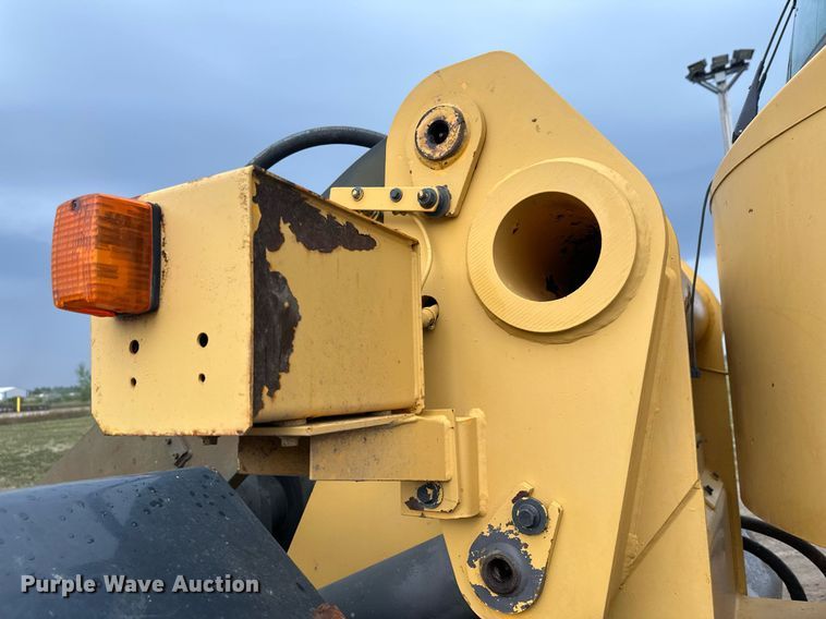 image for item DT6377 2001 Volvo L70D wheel loader