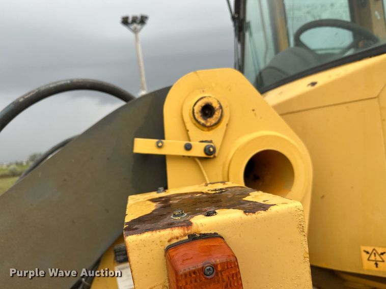 image for item DT6377 2001 Volvo L70D wheel loader