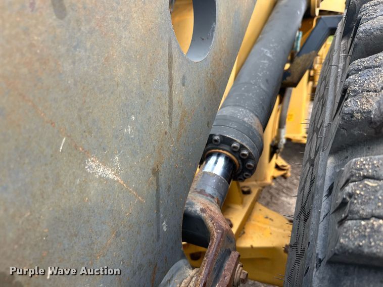 image for item DT6377 2001 Volvo L70D wheel loader