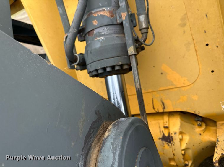 image for item DT6377 2001 Volvo L70D wheel loader