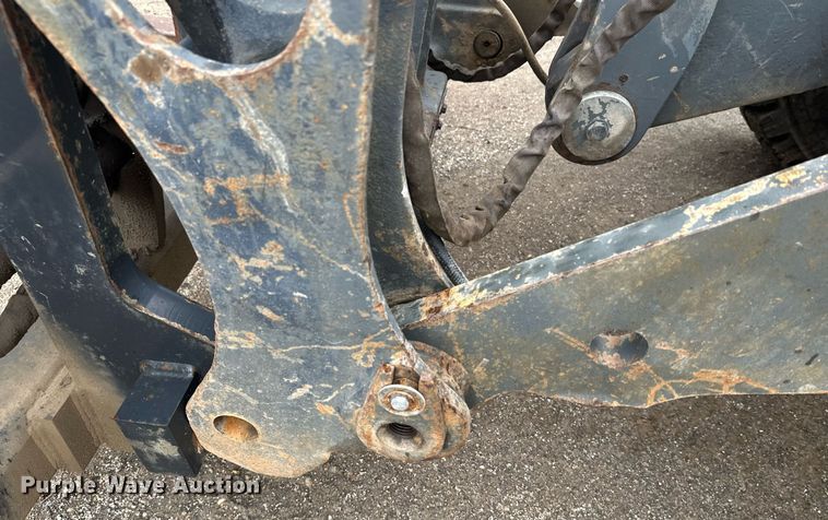 image for item DT6377 2001 Volvo L70D wheel loader