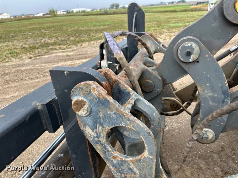 image for item DT6377 2001 Volvo L70D wheel loader