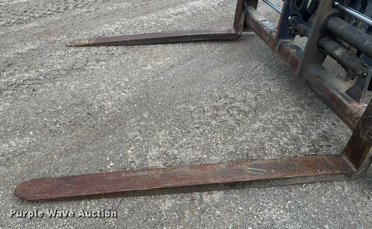 image for item DT6377 2001 Volvo L70D wheel loader